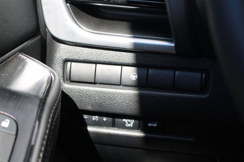Used 2026 Nissan Rogue SL FWD image 13