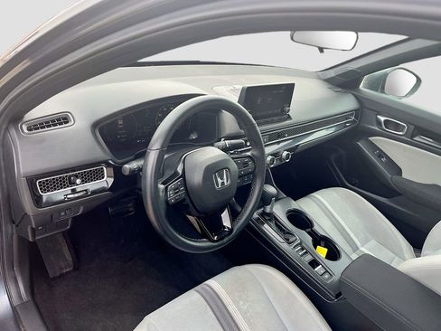Used 2025 Honda Civic Sport image 9