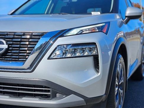 Certified 2023 Nissan Rogue SV image 9