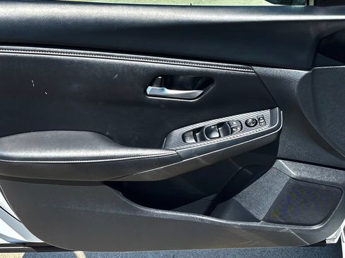 Used 2024 Nissan Sentra SV FWD image 10