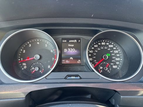 Used 2021 Volkswagen Tiguan SE image 13