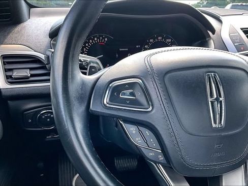 Used 2017 Lincoln MKZ Reserve w/ Luxury Package FWD image 11