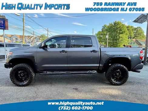 Used 2016 Toyota Tundra SR5 w/ SR5 Upgrade Package AWD/4WD image 4