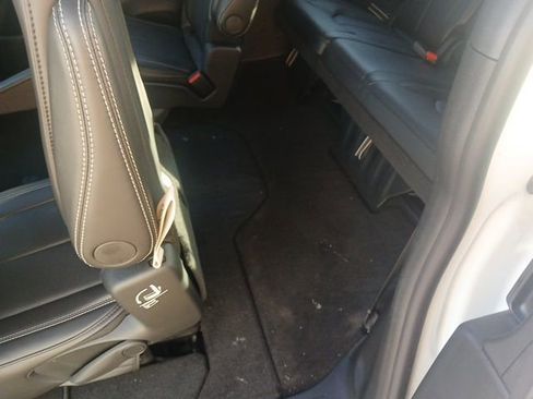 New 2026 Chrysler Pacifica Select image 16