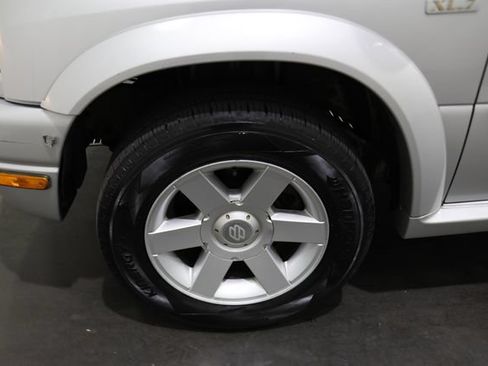 Used 2003 Suzuki XL7 4WD image 10