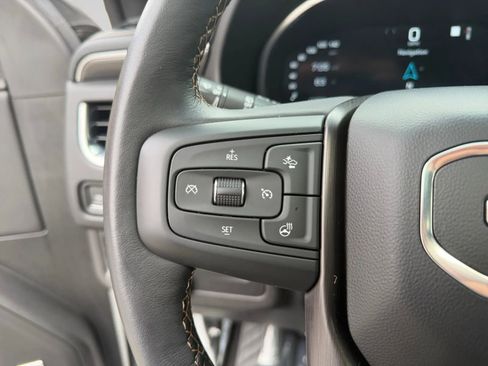 Used 2022 GMC Yukon AT4 AWD/4WD image 24