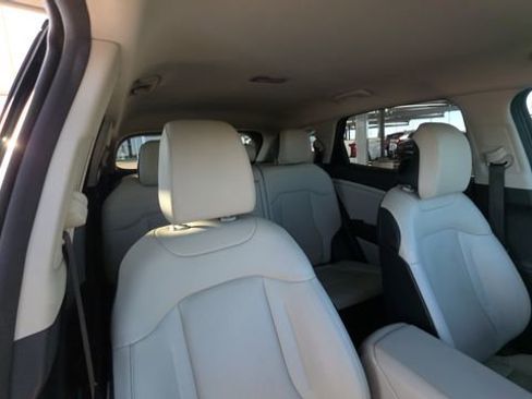 Used 2023 Kia Sportage EX FWD image 30