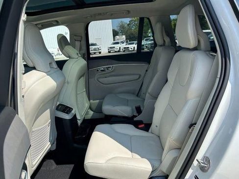 New 2025 Volvo XC90 T8 Plus w/ Protection Package Premier AWD/4WD image 18