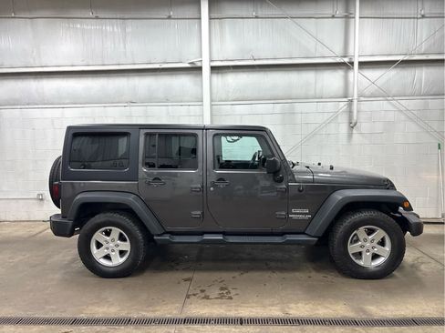 Used 2016 Jeep Wrangler Unlimited Sport w/ Quick Order Package 24S image 27
