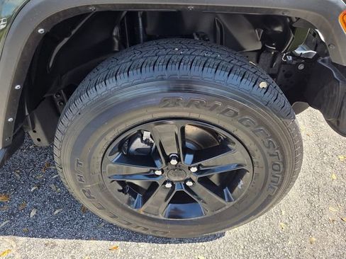 Used 2023 Jeep Wrangler Altitude image 19