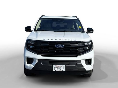 Certified 2025 Ford Expedition Active image 8