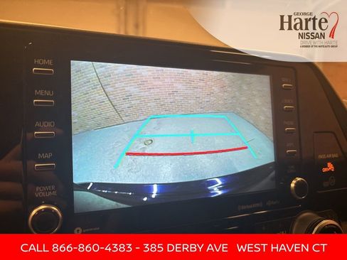 Used 2021 Toyota Highlander XLE image 10