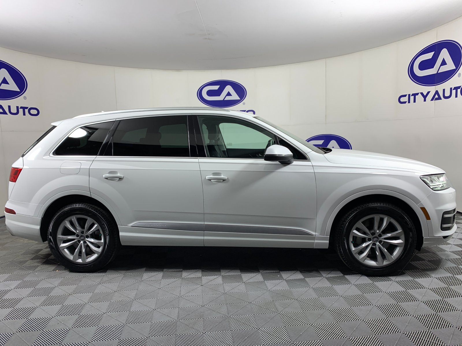 Used 2019 Audi Q7 3.0T Premium Plus AWD/4WD image 2