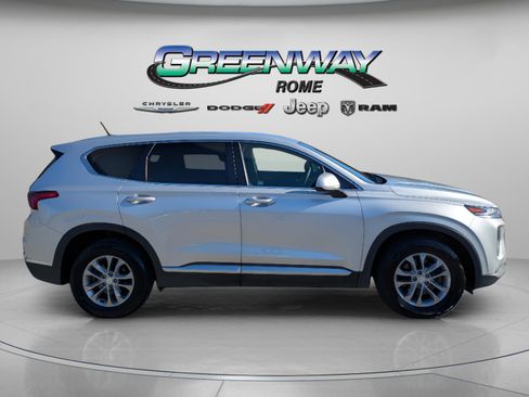 Used 2019 Hyundai Santa Fe SE image 8