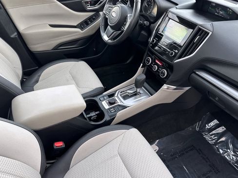 Used 2024 Subaru Forester Premium image 17