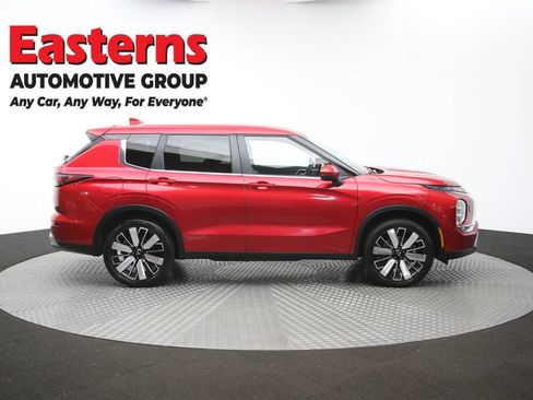 Used 2025 Mitsubishi Outlander SE AWD/4WD image 46