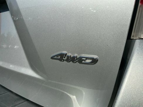 Used 2011 Toyota Highlander 4WD image 19