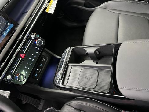 New 2025 Hyundai Tucson Limited image 33