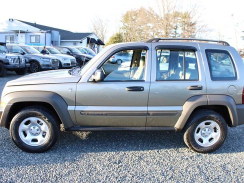 Used 2006 Jeep Liberty Sport image 10