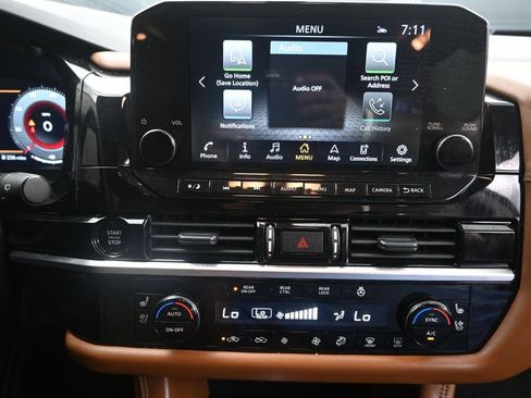 Used 2025 Nissan Pathfinder Platinum FWD image 28