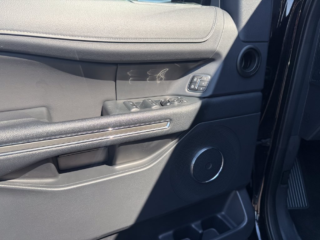 Used 2023 Ford Expedition Max XLT AWD/4WD image 18
