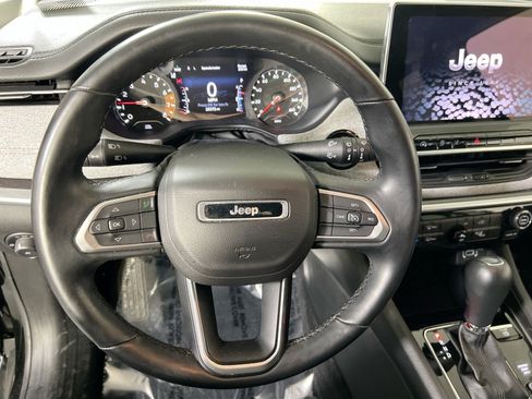 Used 2022 Jeep Compass Latitude AWD/4WD image 11