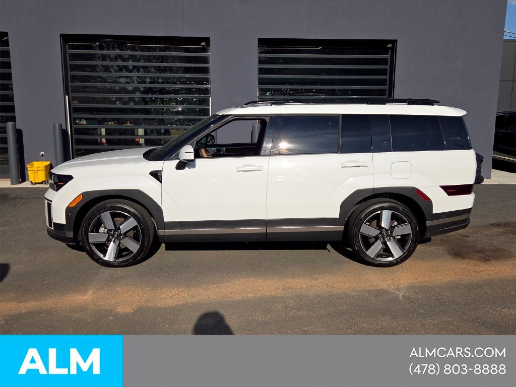 Used 2024 Hyundai Santa Fe Limited FWD image 2