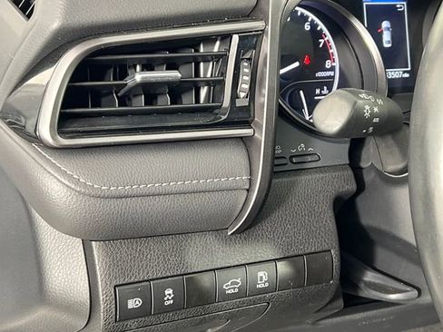 Used 2024 Toyota Camry SE image 21