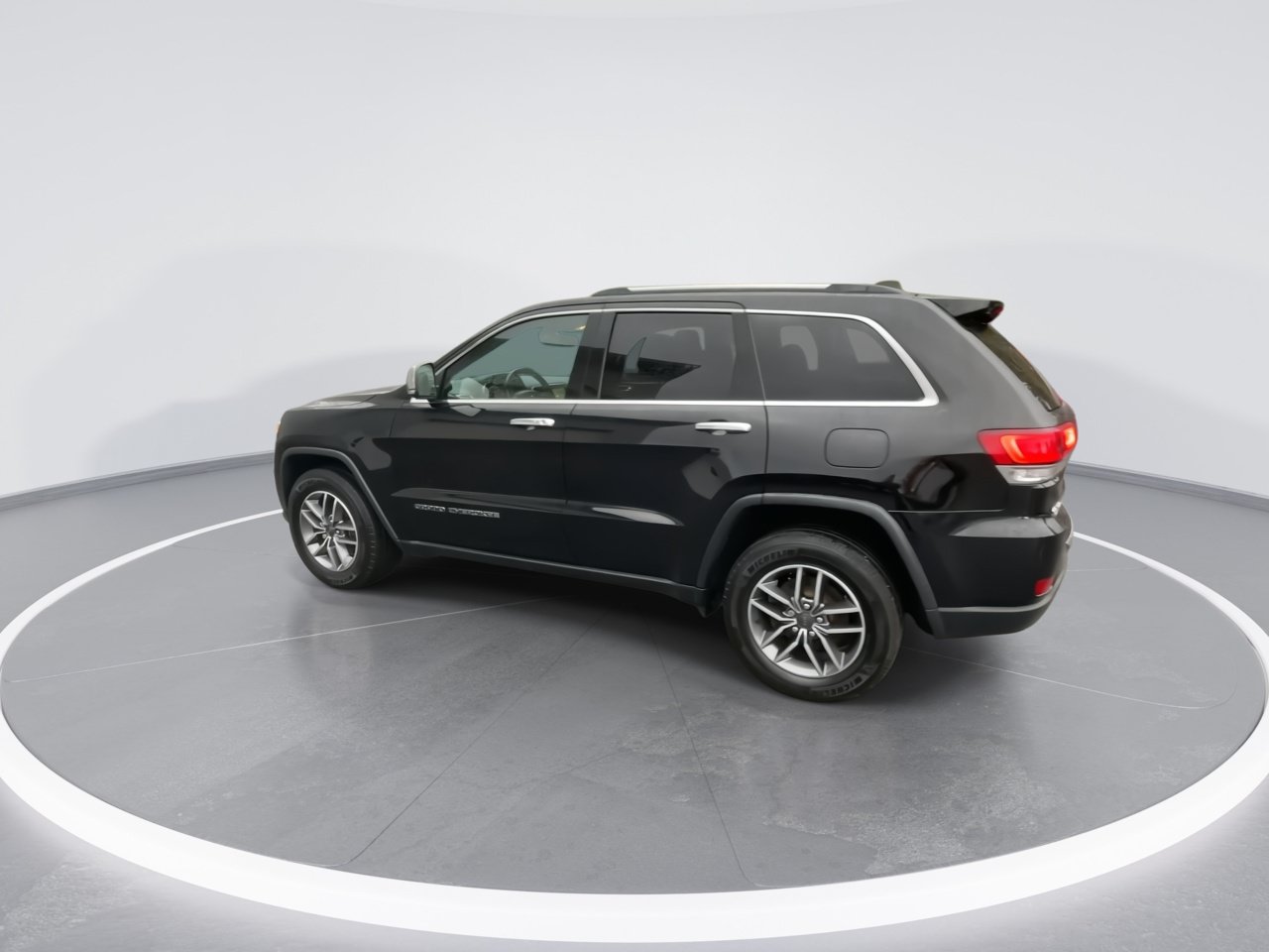 Used 2020 Jeep Grand Cherokee Limited AWD/4WD image 12