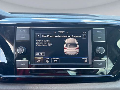 Used 2022 Volkswagen Taos S image 19