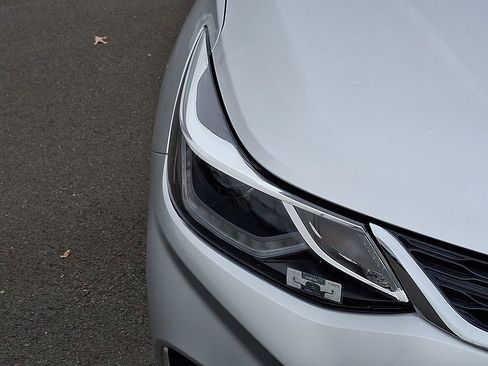 Used 2017 Chevrolet Cruze LT w/ Convenience Package image 10