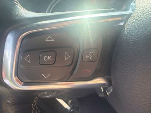 Used 2019 Jeep Wrangler Unlimited Sahara AWD/4WD image 25