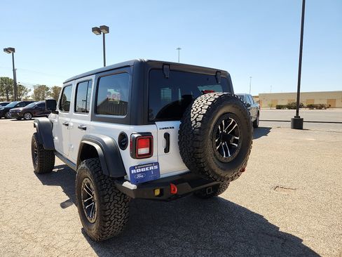 Used 2024 Jeep Wrangler Willys image 5