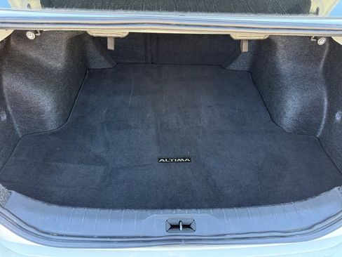 Used 2024 Nissan Altima 2.5 SR FWD image 23