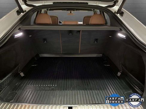 Used 2024 Audi Q8 e-tron Premium image 87