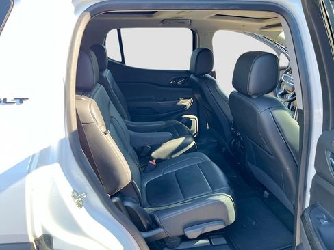 Used 2023 GMC Acadia SLT w/ Elevation Edition image 28
