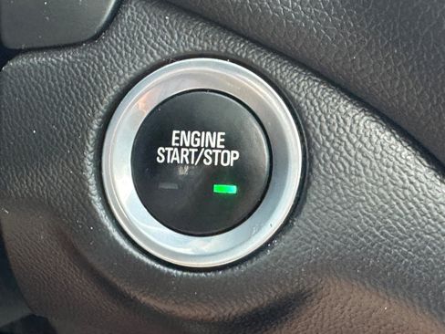 Used 2018 Chevrolet Equinox LT w/ Sun & Infotainment Package image 21