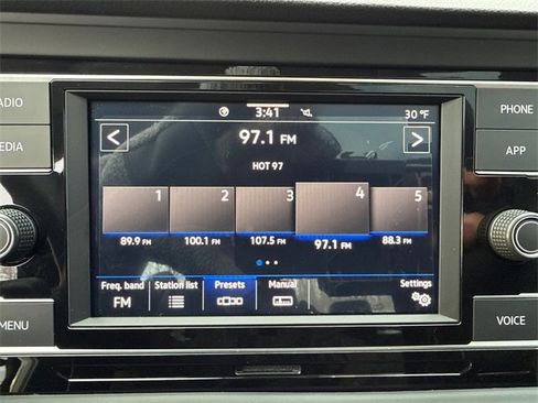 Certified 2023 Volkswagen Jetta SE image 17