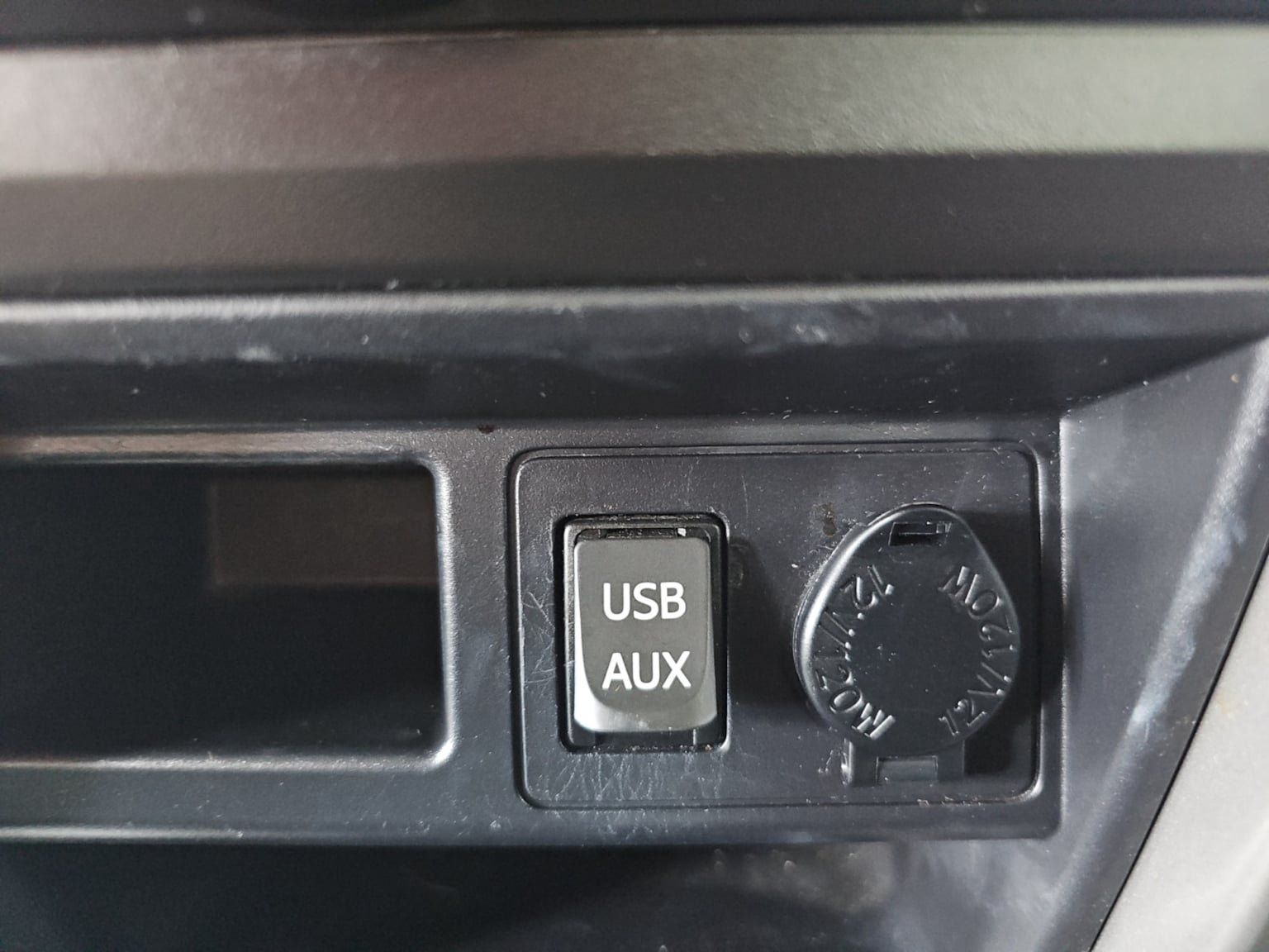 Used 2016 Toyota 4Runner SR5 AWD/4WD image 25