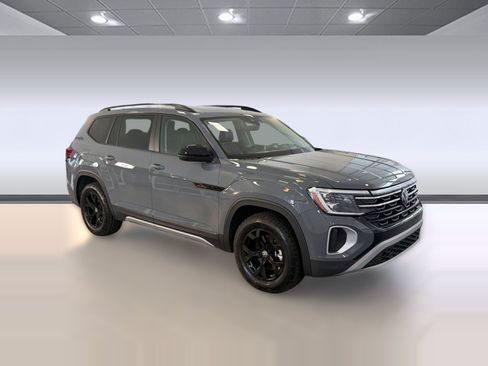 Used 2024 Volkswagen Atlas Peak Edition SEL AWD/4WD image 7