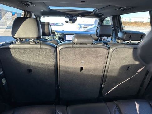 Used 2022 Jeep Wagoneer Series I w/ Premium Group I AWD/4WD image 12