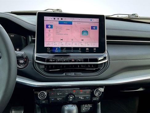 Used 2023 Jeep Compass High Altitude image 31