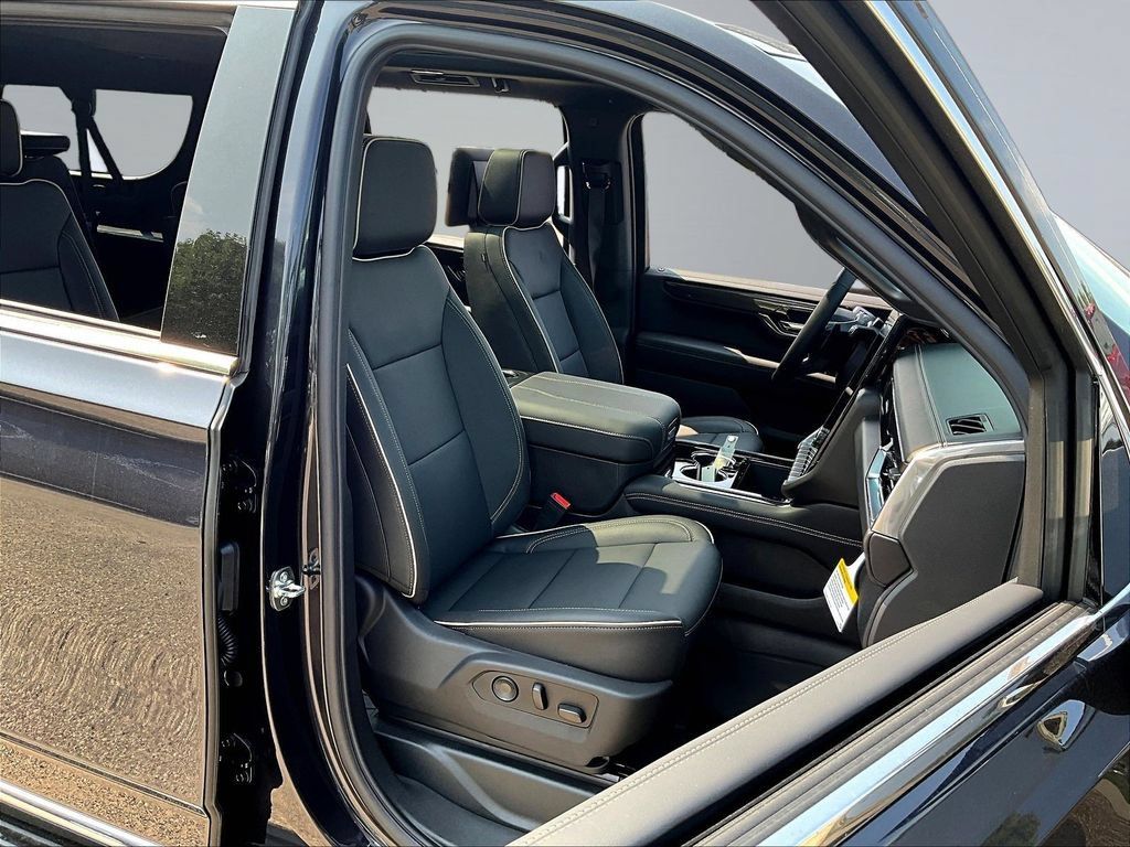New 2026 GMC Yukon XL Elevation w/ Elevation Premium Package AWD/4WD image 11
