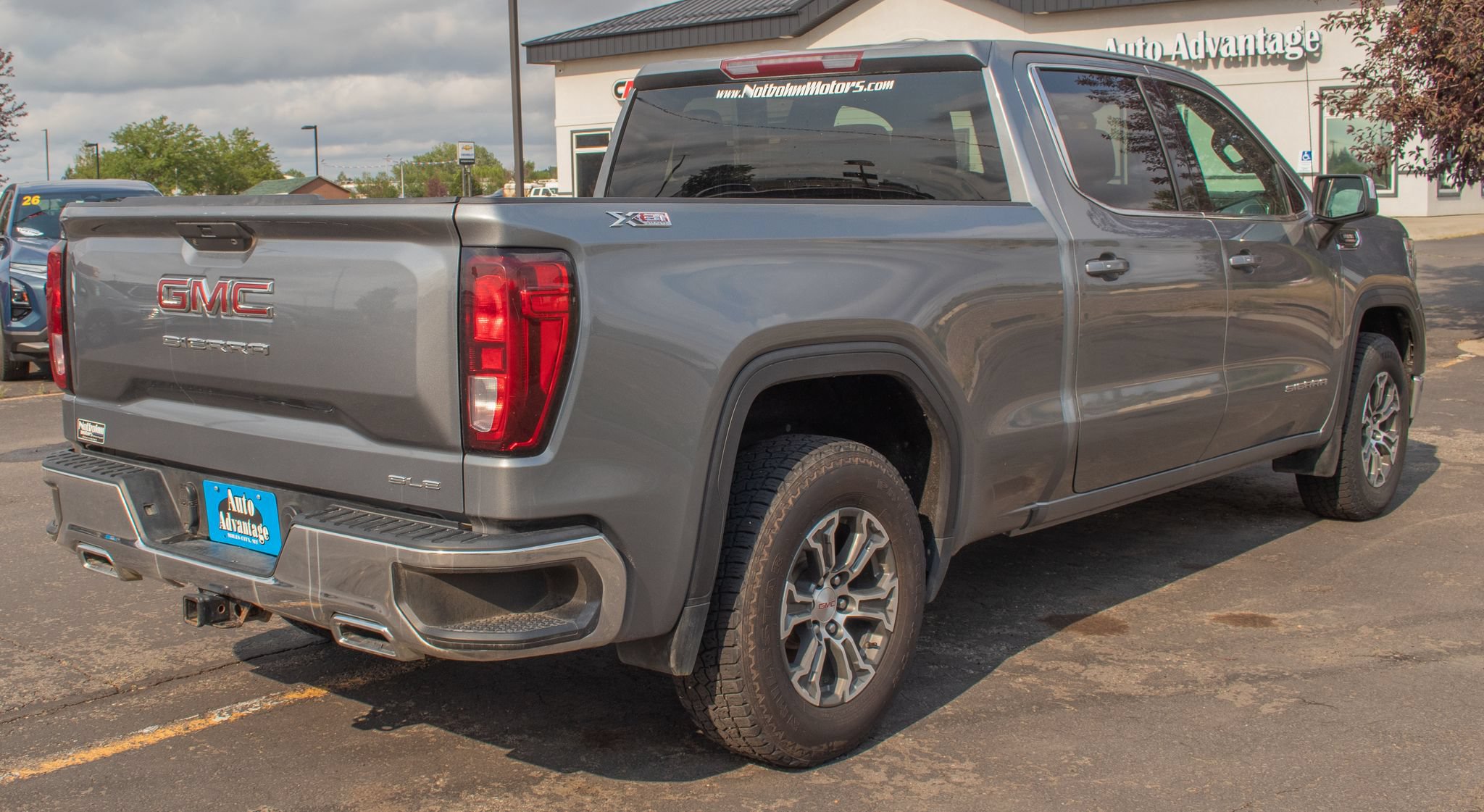 Used 2021 GMC Sierra 1500 SLE w/ X31 Off-Road Package AWD/4WD image 7