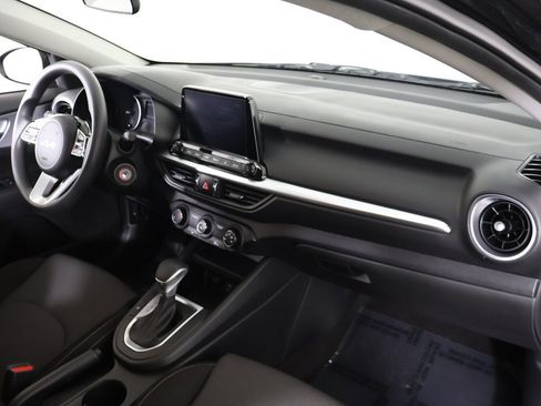 Used 2023 Kia Forte LXS image 25