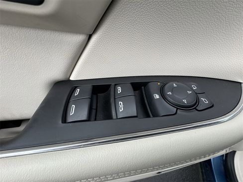 Used 2023 Buick Envision Avenir image 13