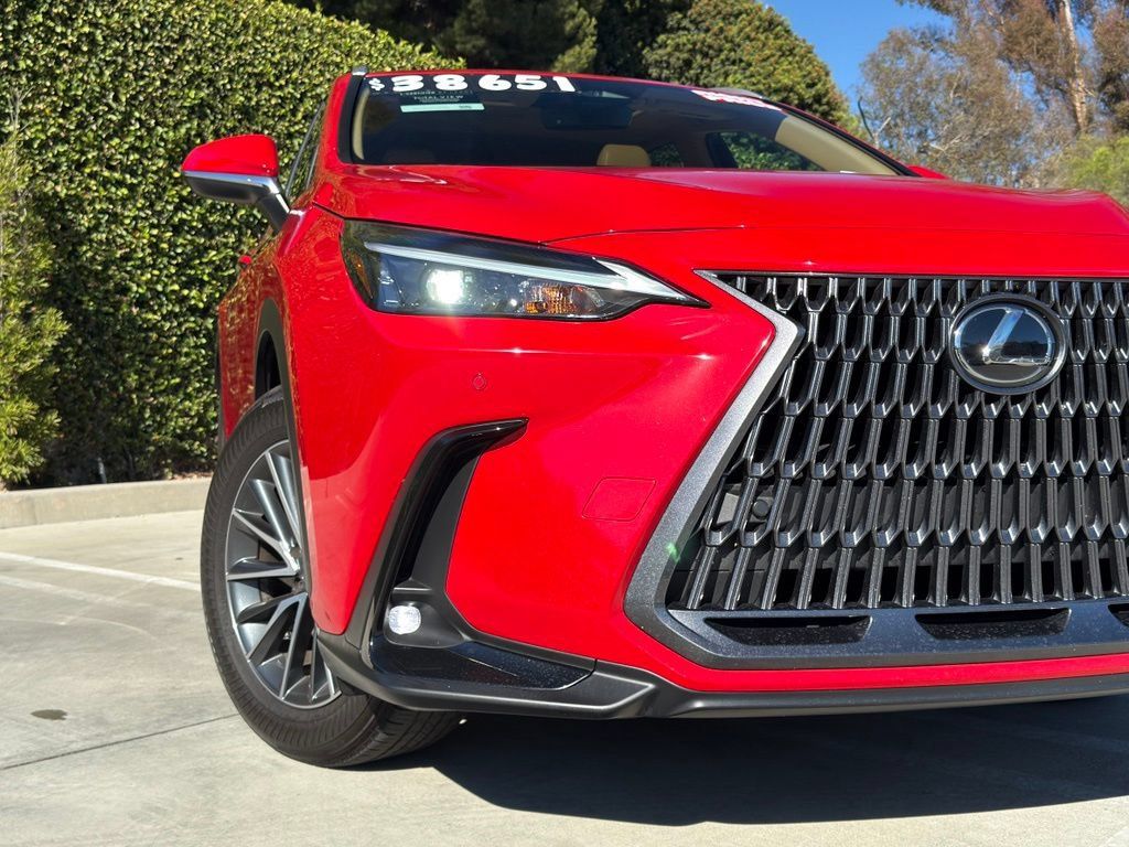 Certified 2025 Lexus NX 250 FWD image 7