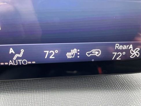 Used 2025 Buick Enclave Preferred AWD/4WD image 27