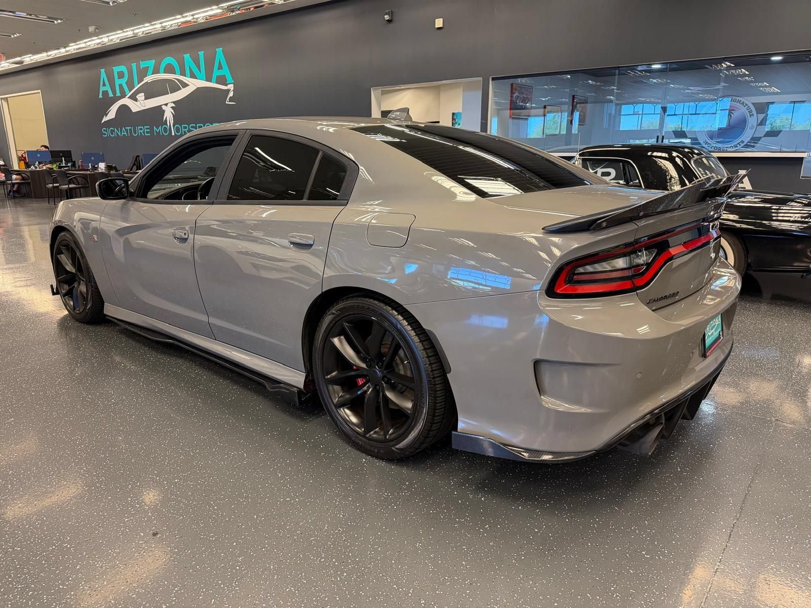 Used 2017 Dodge Charger R/T Scat Pack w/ Beats Audio Group RWD image 5