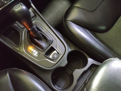 Used 2020 Jeep Cherokee Latitude Plus w/ Cold Weather Group image 26